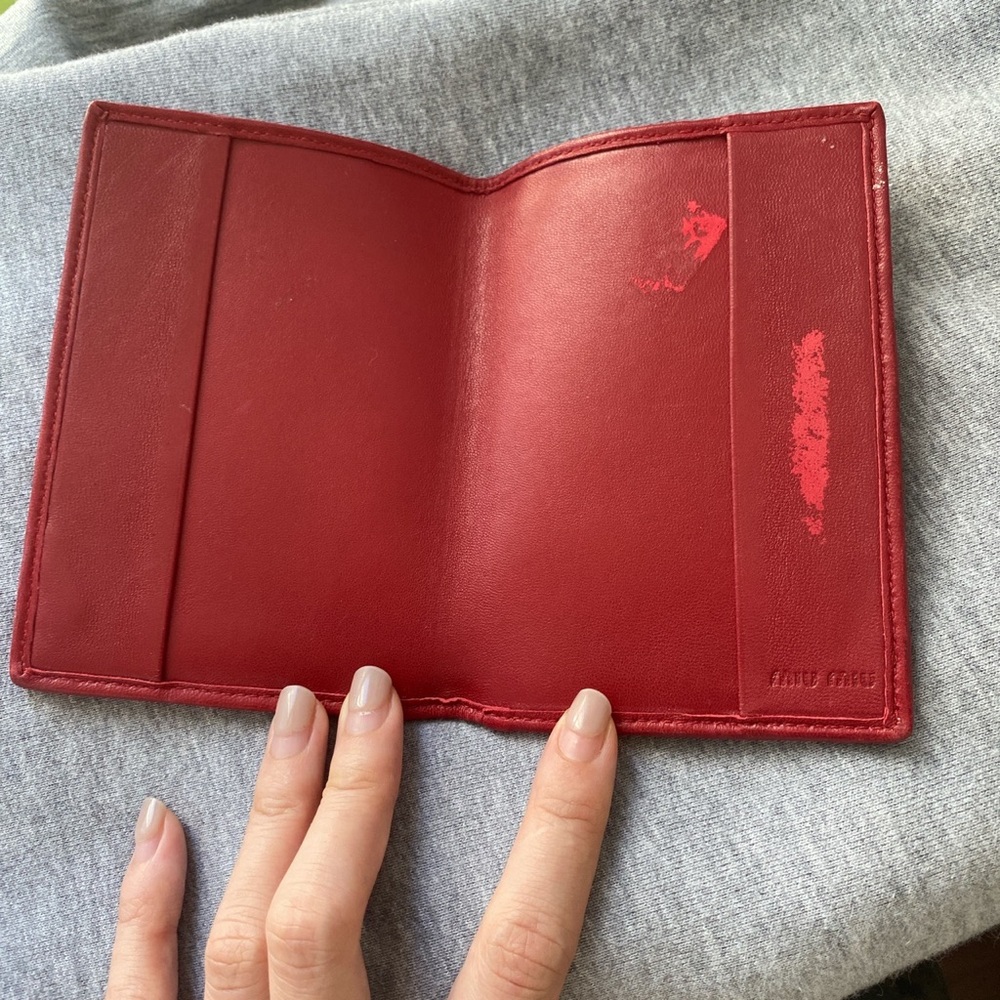 Authentic miumiu passport leather holder - Picture 2 of 3